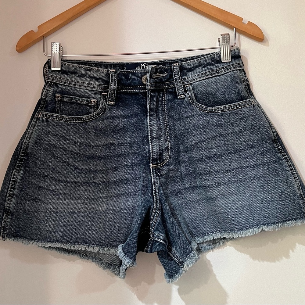 hollister shorts size 26